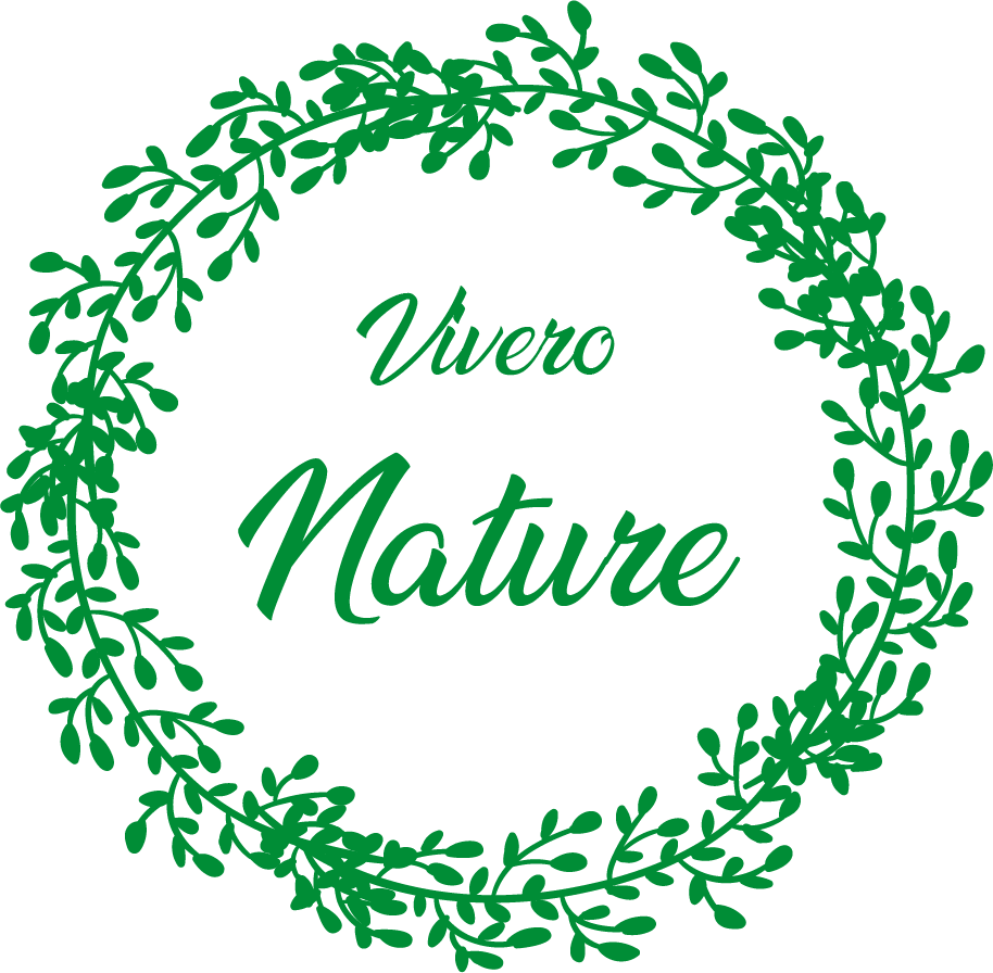logo con descripción Vivero Nature envuelto en hojas